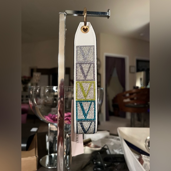 VS Rhinestone Sparkle Glittering Logo Wristlet Strap Key Chain - Picture 2 of 12